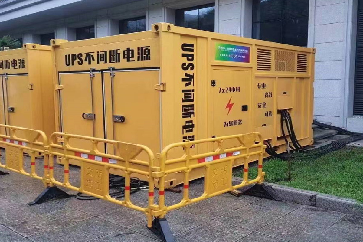 龙马潭发电机租赁施工现场